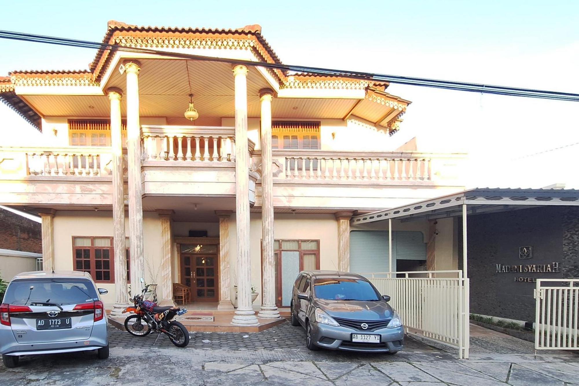 Reddoorz At Hotel Madani Syariah Lempuyangan 日惹 外观 照片